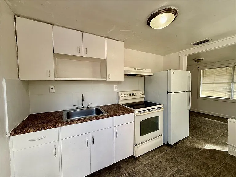 3908 S Nashville Ave — Photo 3
