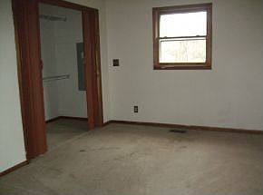 5th image of 117 Admiral Ave