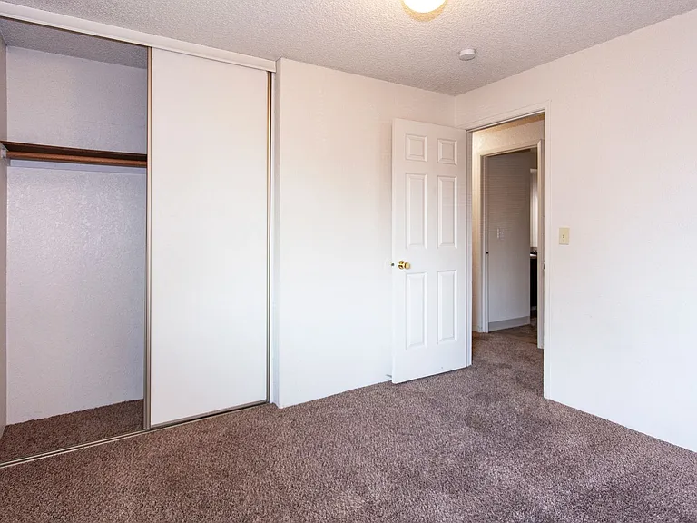 Lakeside Apartments — Photo 56