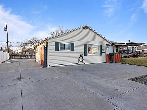 3rd image of 905 Thayer Dr