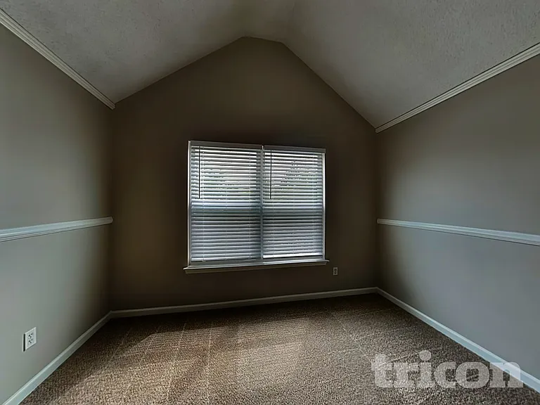 135 Belmont Ter — Photo 8