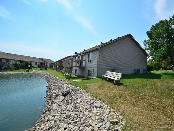 3rd image of 3022 SE Turnberry Dr