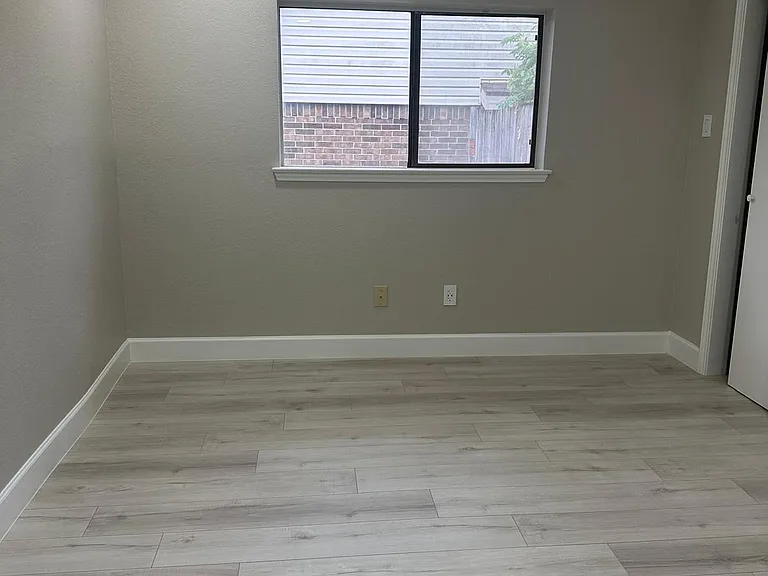 2415 Amber Hill Ln — Photo 22
