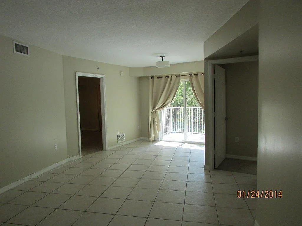2 bed, 900 sqft, $2,185 — Photo 4