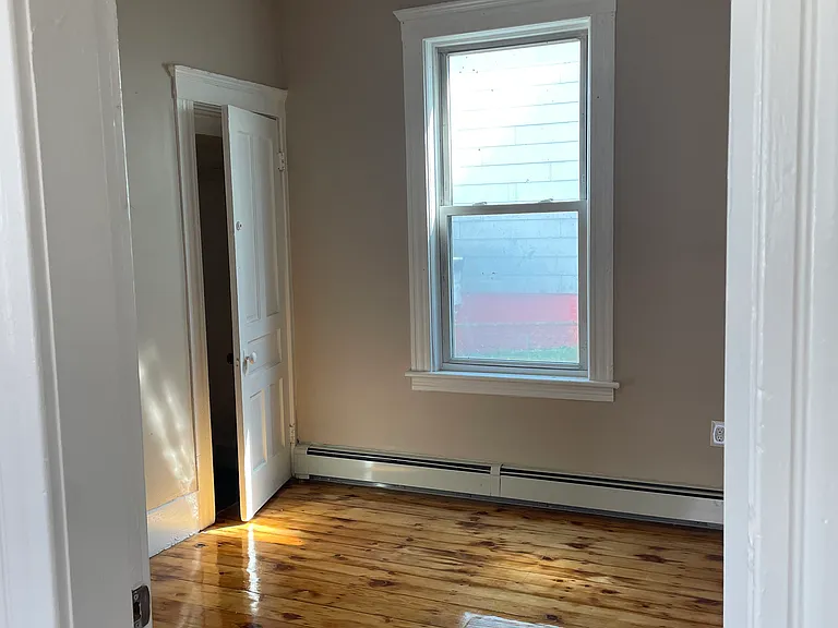 82 Penn Ave #1 — Photo 4