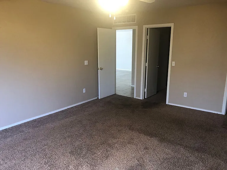1790 E Silktassel Trl — Photo 9