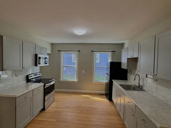 120 Rodney St #1, Worcester, MA 01605