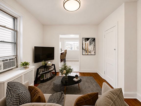 3rd image of 2127 Tasker St #B
