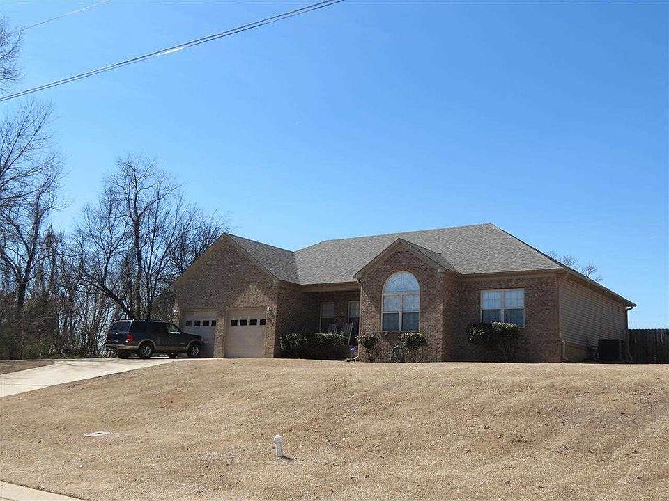 1st image of 817 Dianne Ct W