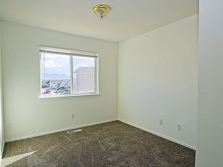 424 Valley Cir #D — Photo 11