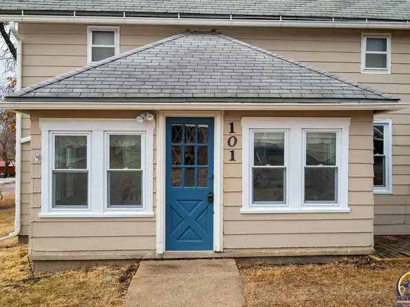 101 N 3rd St, Mayetta, KS 66509