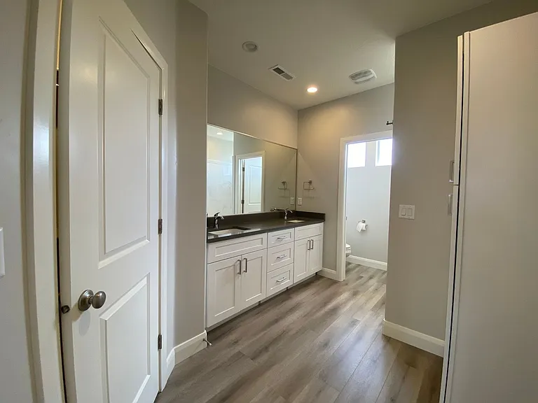 4381 S 1200 W — Photo 13