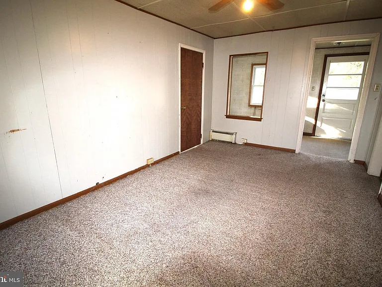 41 Lancaster Ave — Photo 2