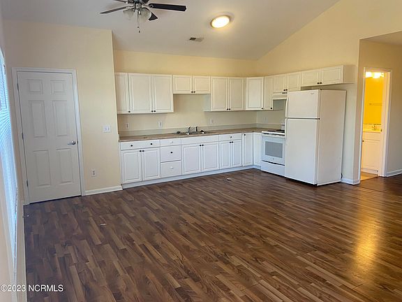 3rd image of 1007 Castle St Floor 1