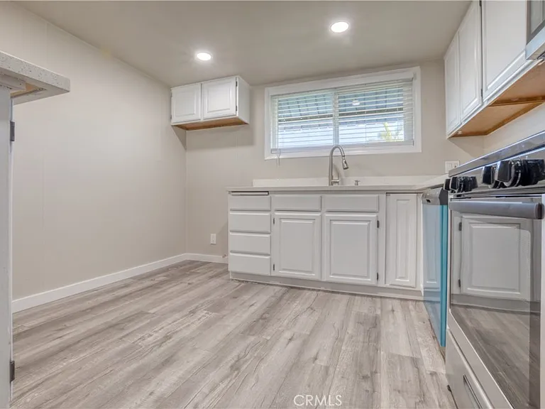 13903 S Zamora Ave — Photo 4