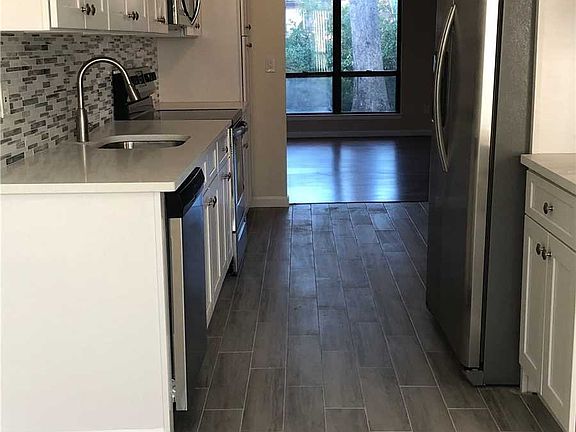5th image of 414 Woodland Estates Dr
