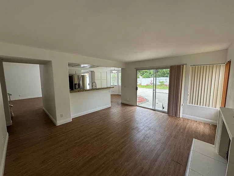 1423 Portofino Dr — Photo 17