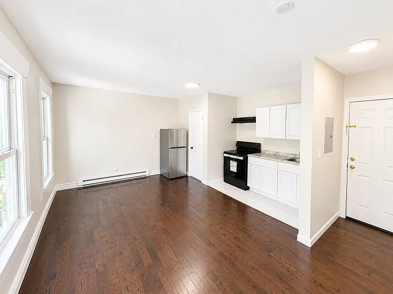 51-53 Saint James Pl #3 — Photo 3