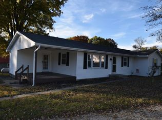 6372 S County Rd, Winslow, IN 47598