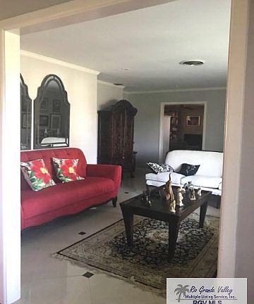3rd image of 1114 Sycamore Dr