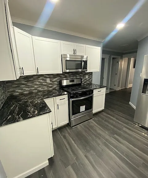 220 Bassett St #1 — Photo 5