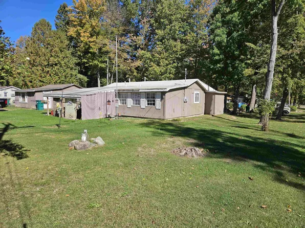 4778 Glenwood Dr, Harrison, MI 48625