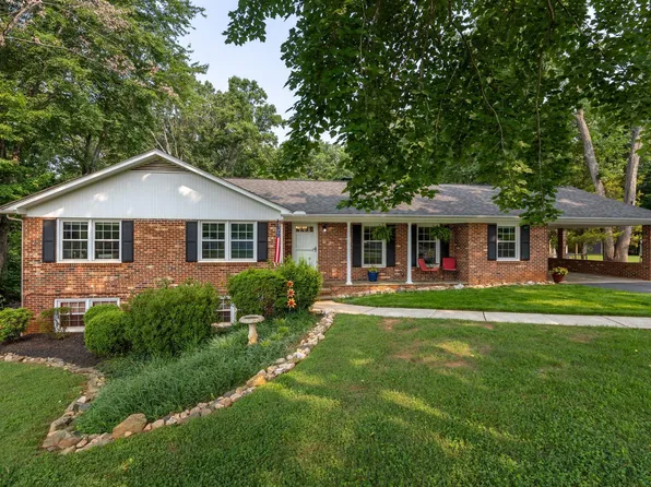 386 Fairlane Dr, Stanardsville, VA 22973