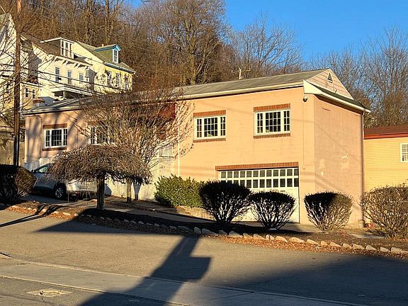 3rd image of 15 N Hoffman Blvd
