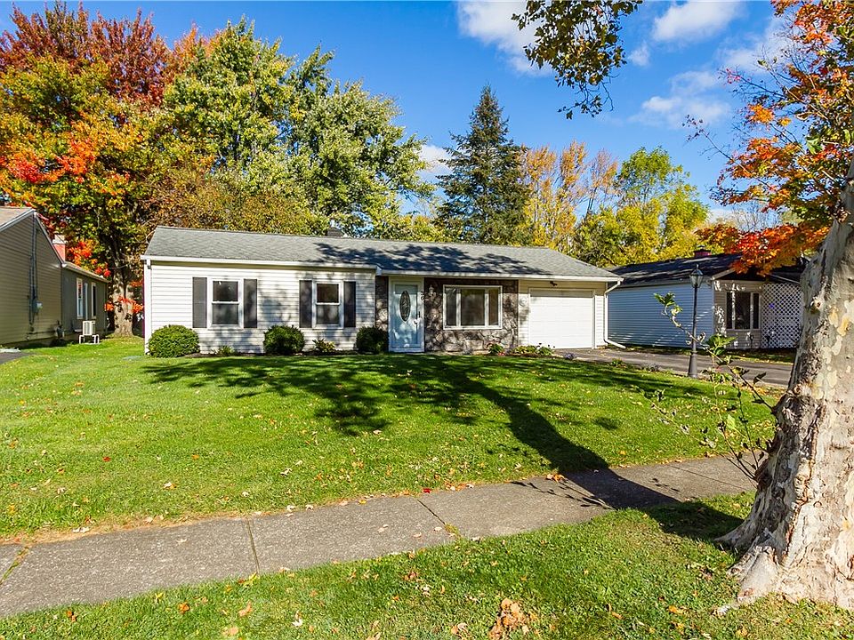 1st image of 36 Seneca Dr