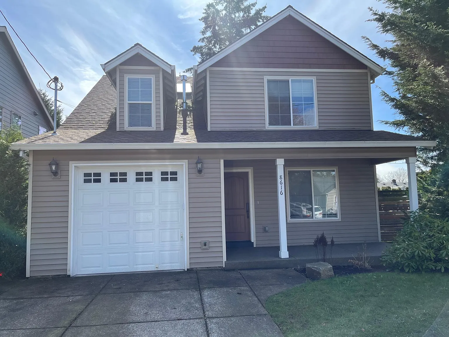 8616 SE Gray St photo 1