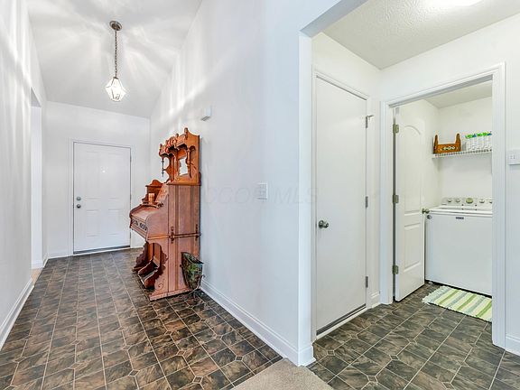 5th image of 444 Saffron Dr
