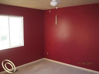 5th image of 1045 Erskine Way