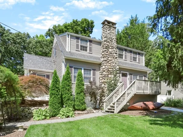 20 The Loop, Ringwood Boro, NJ 07456
