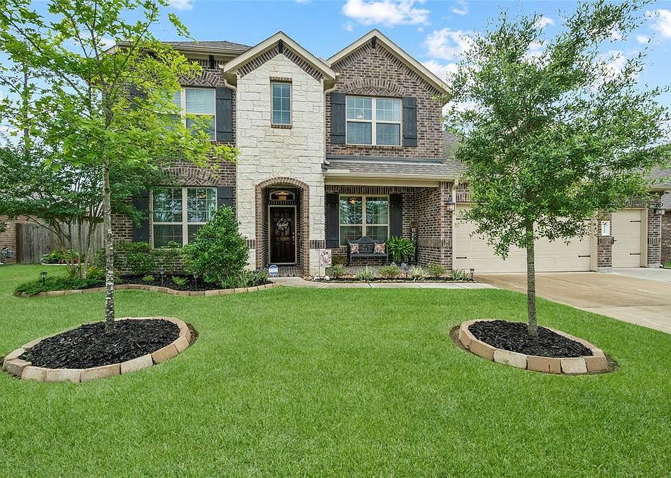 Welcome to 14205 Sawtooth Forest Trail. Well-maintained and move-in ready, this 5 bedroom, 4 bath home with 3 car garage is a rare find! Zoned to The Woodlands schools.