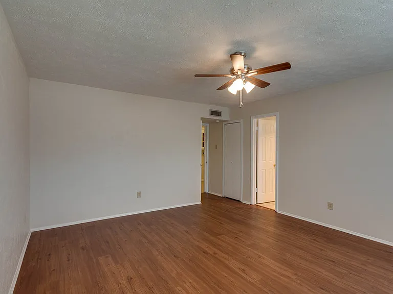 804 Forest Glen Dr — Photo 9