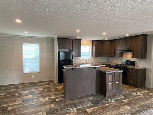 1st image of 516 Courtland Ln #606