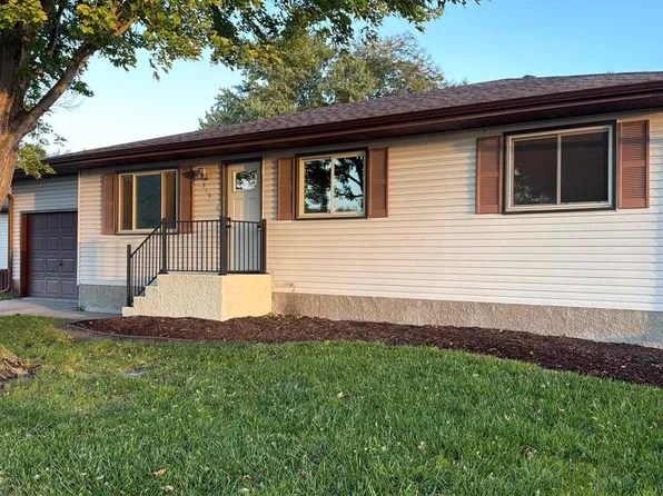 310 6th St, Columbus, NE 68601