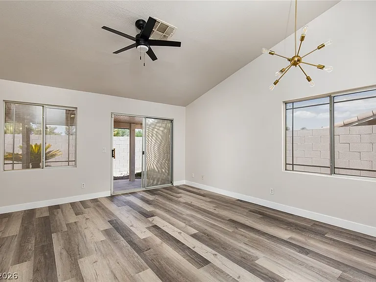 327 Perry Ellis Dr — Photo 17