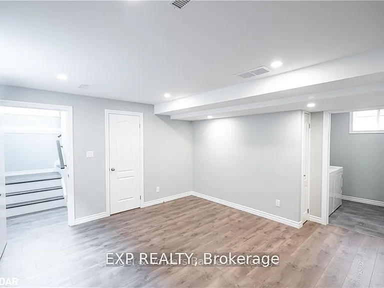 19 Loon Ave #LOWER LEVEL — Photo 12