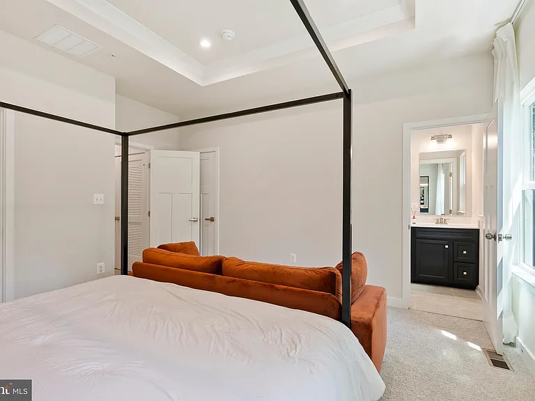 7903 Tanbridge Ln — Photo 25