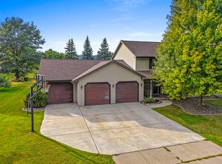 2850 Pioneer Dr, Green Bay, WI 54313