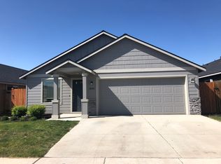 3005 NW Cedar Ave, Redmond, OR 97756