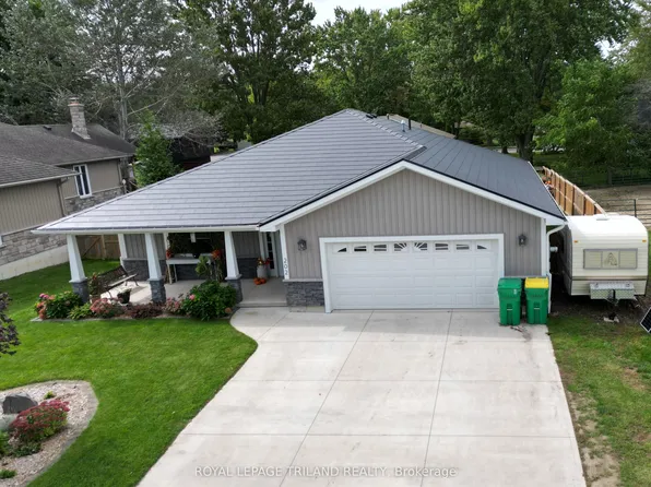 202 Reycraft Ave, Southwest Middlesex, ON N0L 1M0