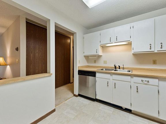 4th image of 3850 Plymouth Blvd APT 122