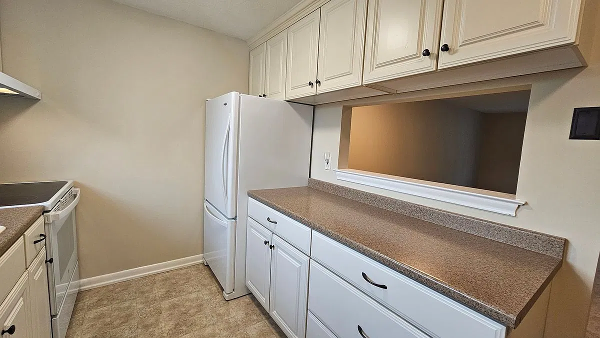 2 bed, 1.5 bath, 976 sqft, $1,975 — Photo 3