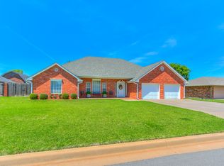 1909 Linwood St, Weatherford, OK 73096