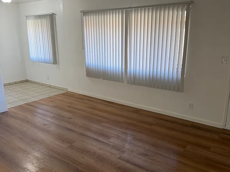 837 W Beach Ave #839 — Photo 9