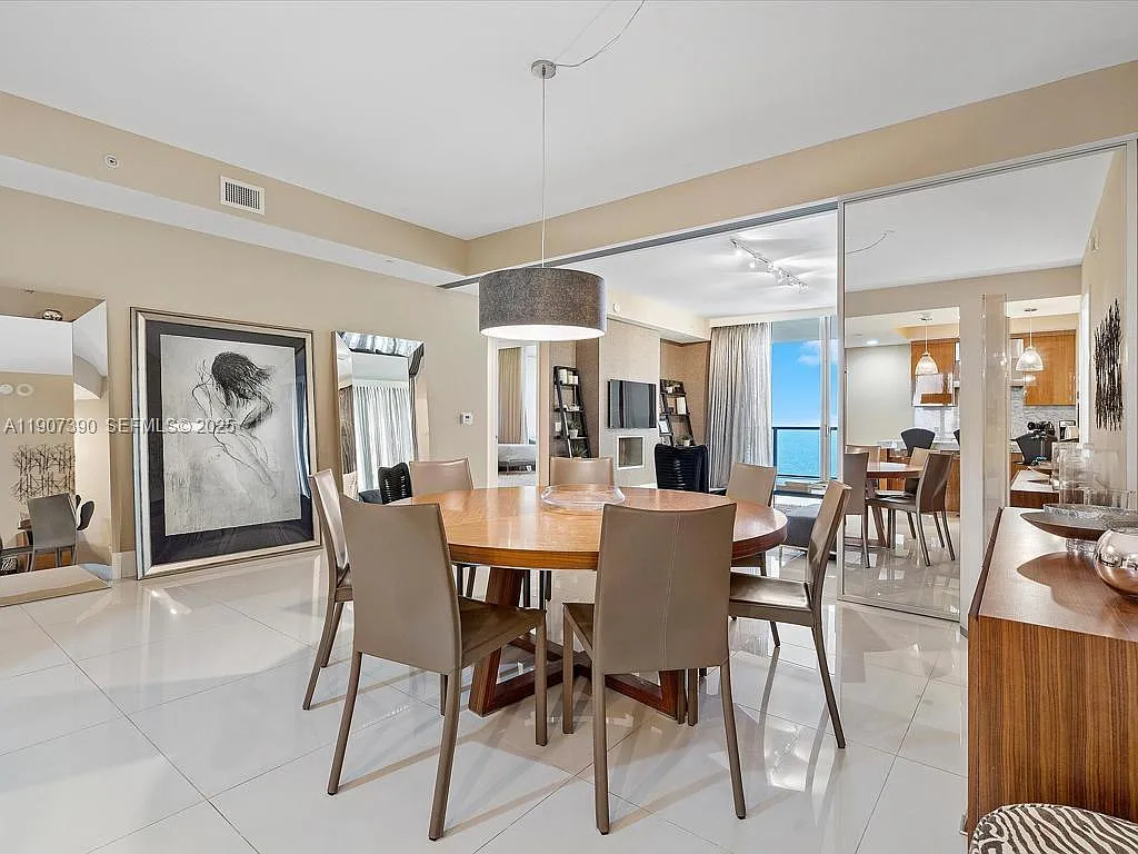 2 bed, 1685 sqft, $23,000 — Photo 2