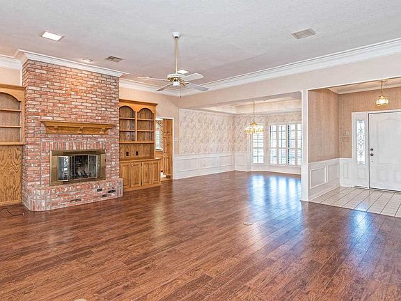 5th image of 62 Sugar Creek Pl