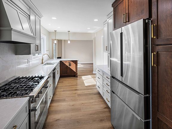 5th image of 1331 Beacon Hill Ln